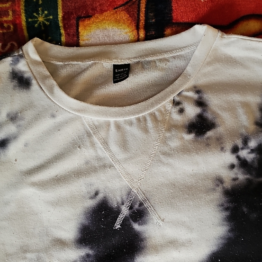 SHEIN White Crewneck Sweatshirt with Black Tie-Dye